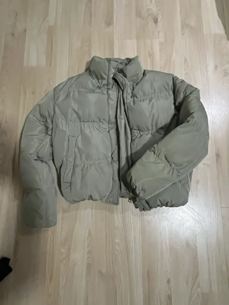 Chaqueta acolchada verde oliva para invierno
