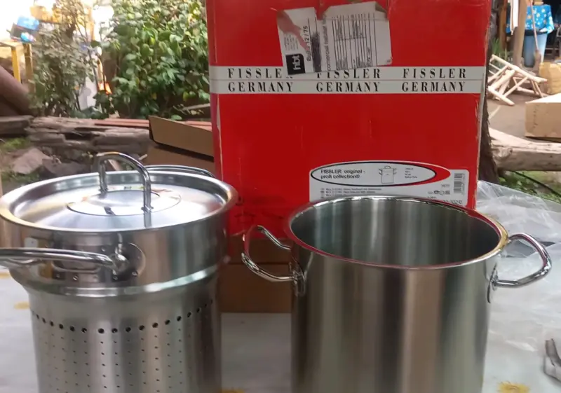 Olla de acero inoxidable Fissler con colador