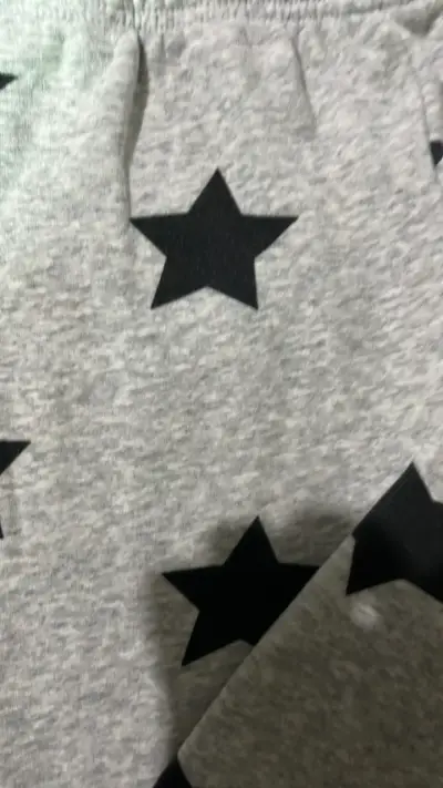 Pantalones grises con estrellas negras para niños - miniatura 2