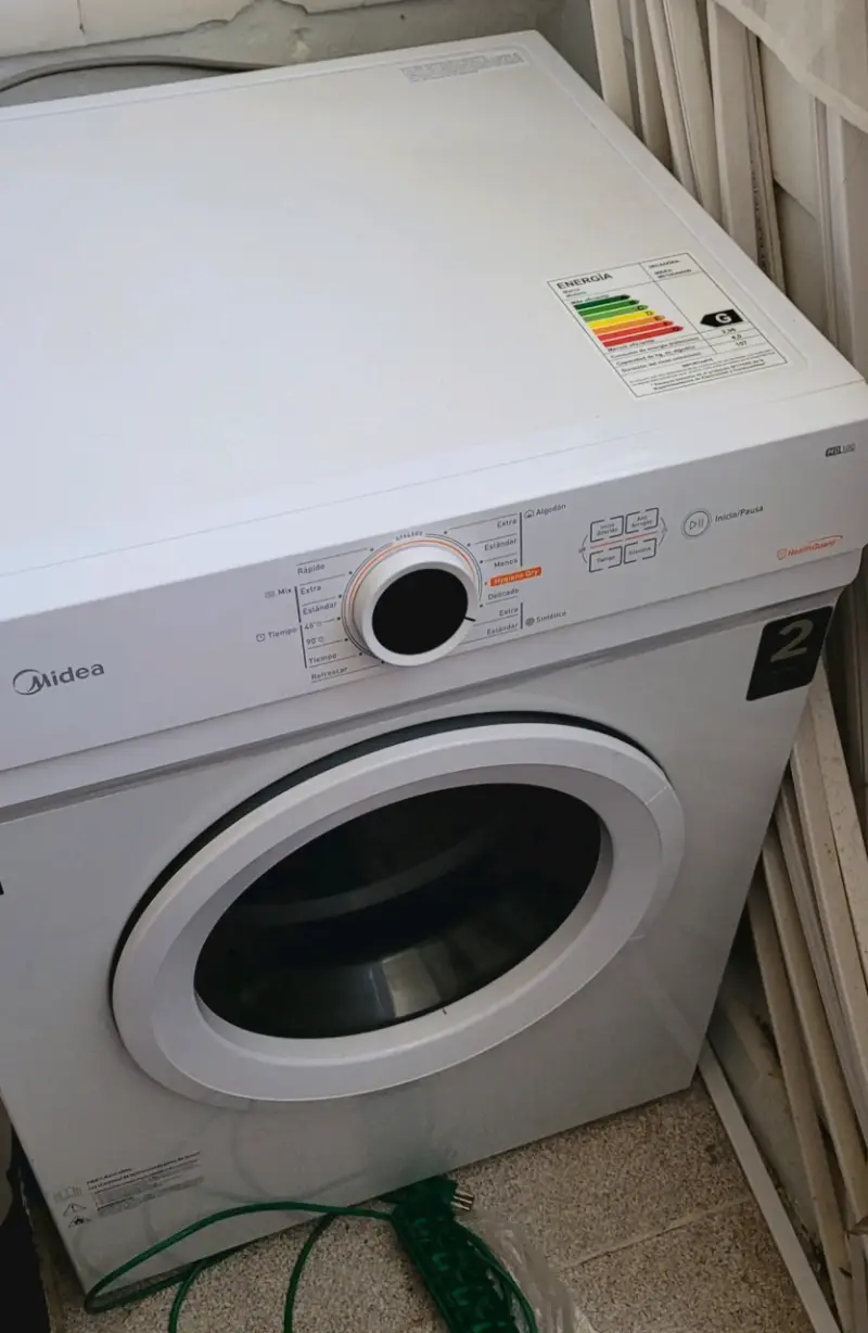 Secadora de Ropa Midea 9 kg en Buen Estado - 4