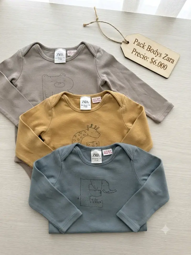 Pack de bodys Zara para bebé en colores neutros