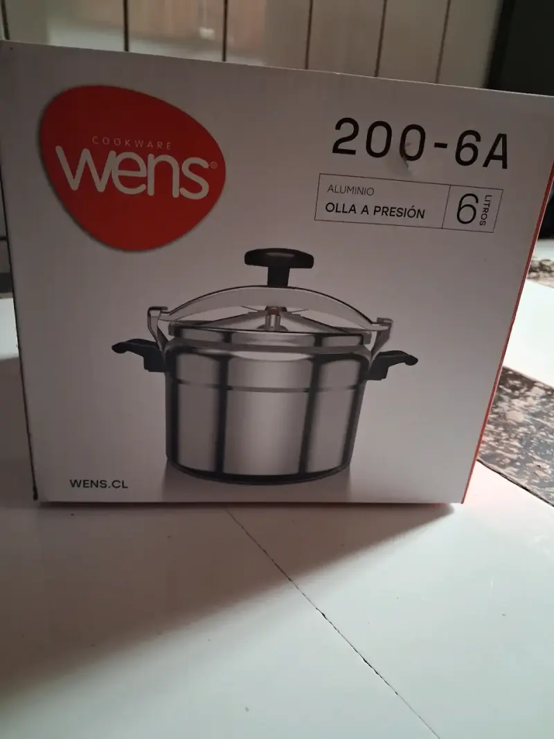Olla a presión de aluminio Wens 6 litros