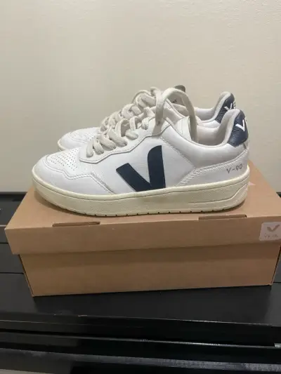 Zapatillas deportivas blancas Veja V-90 - miniatura 1