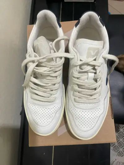 Zapatillas deportivas blancas Veja V-90 - miniatura 3