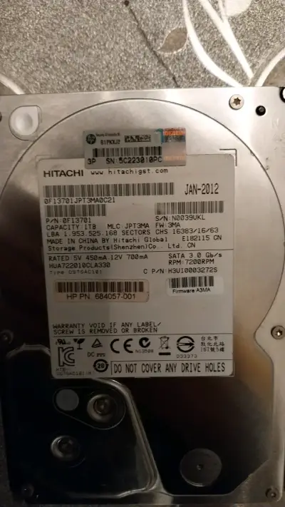 Discos duros Hitachi 1TB SATA 3.5 pulgadas - miniatura 2