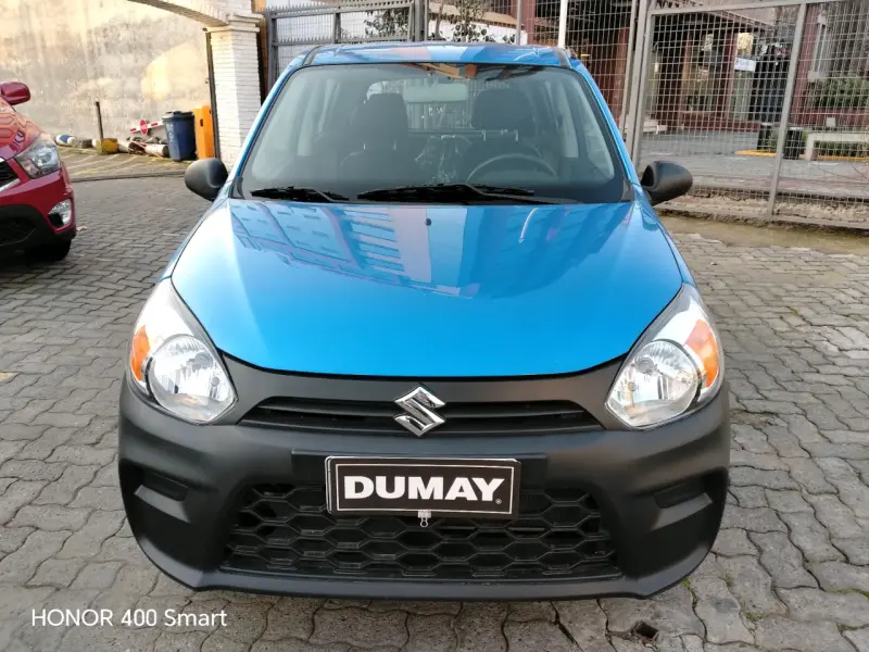 Auto compacto Suzuki azul en buen estado - 2