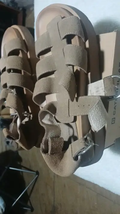 Sandalias planas beige de mujer - miniatura 4