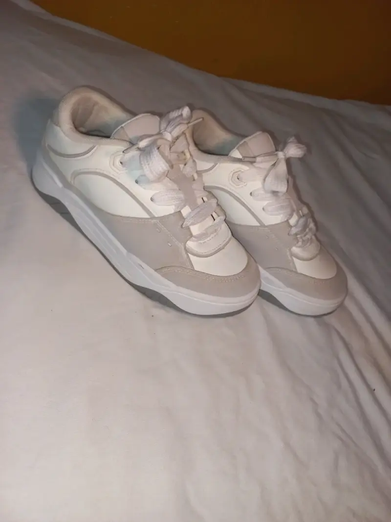 Zapatillas blancas y beige para mujer - 3