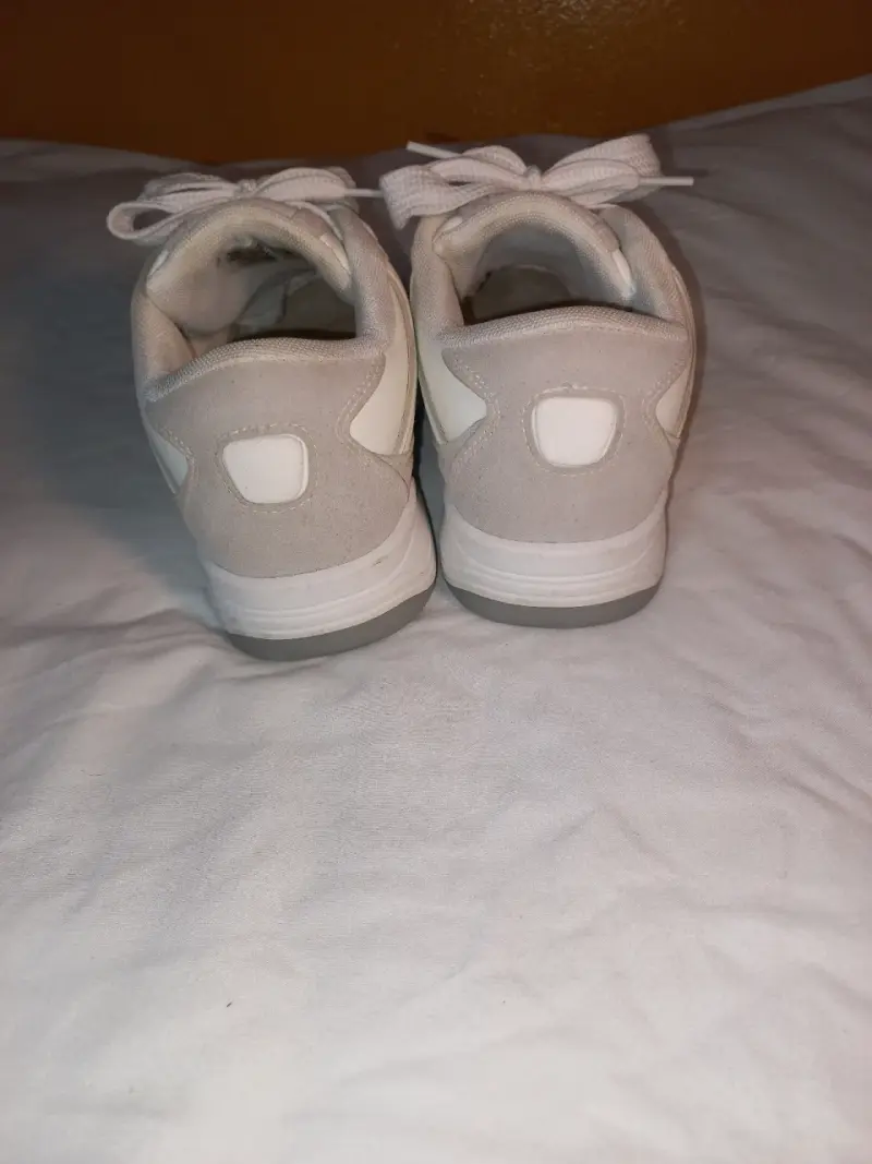 Zapatillas blancas y beige para mujer - 4