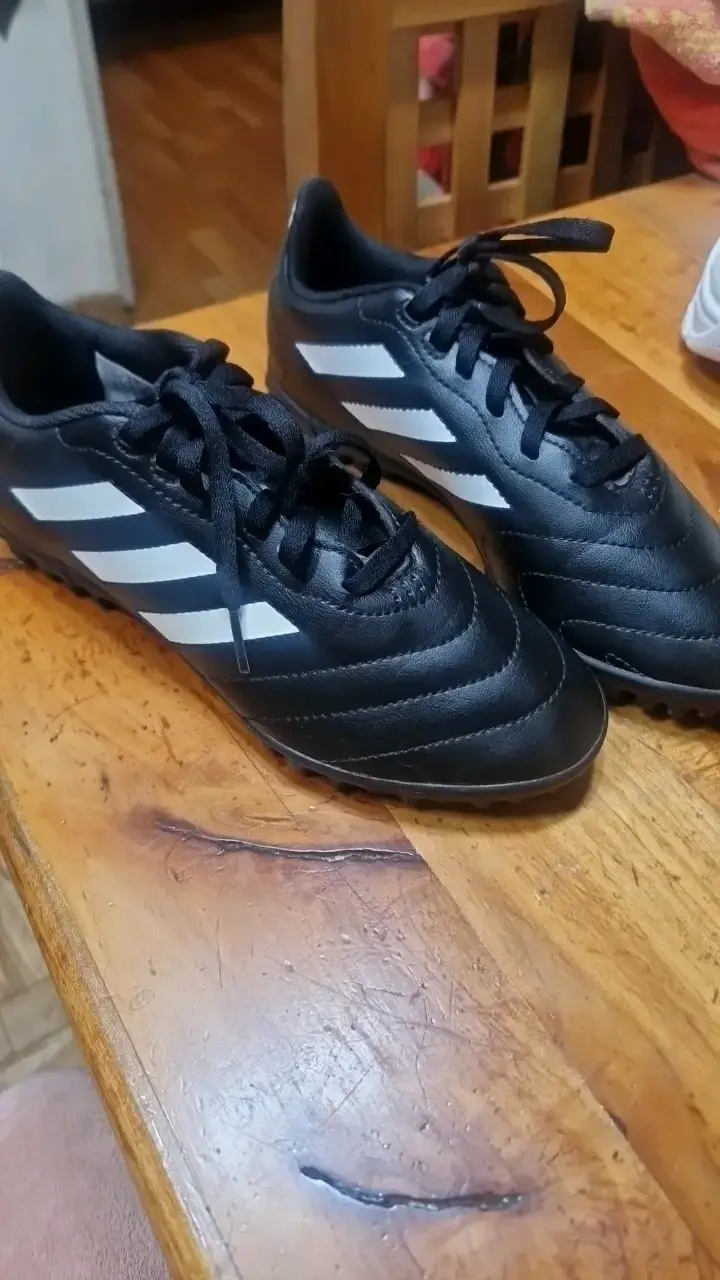 Zapatillas de fútbol Adidas negras para césped - 1