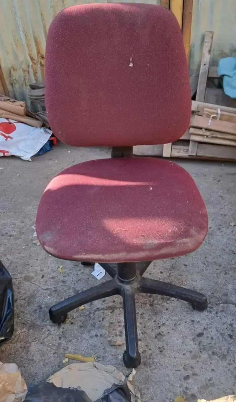 Silla giratoria buena estructura para retapizar - 1