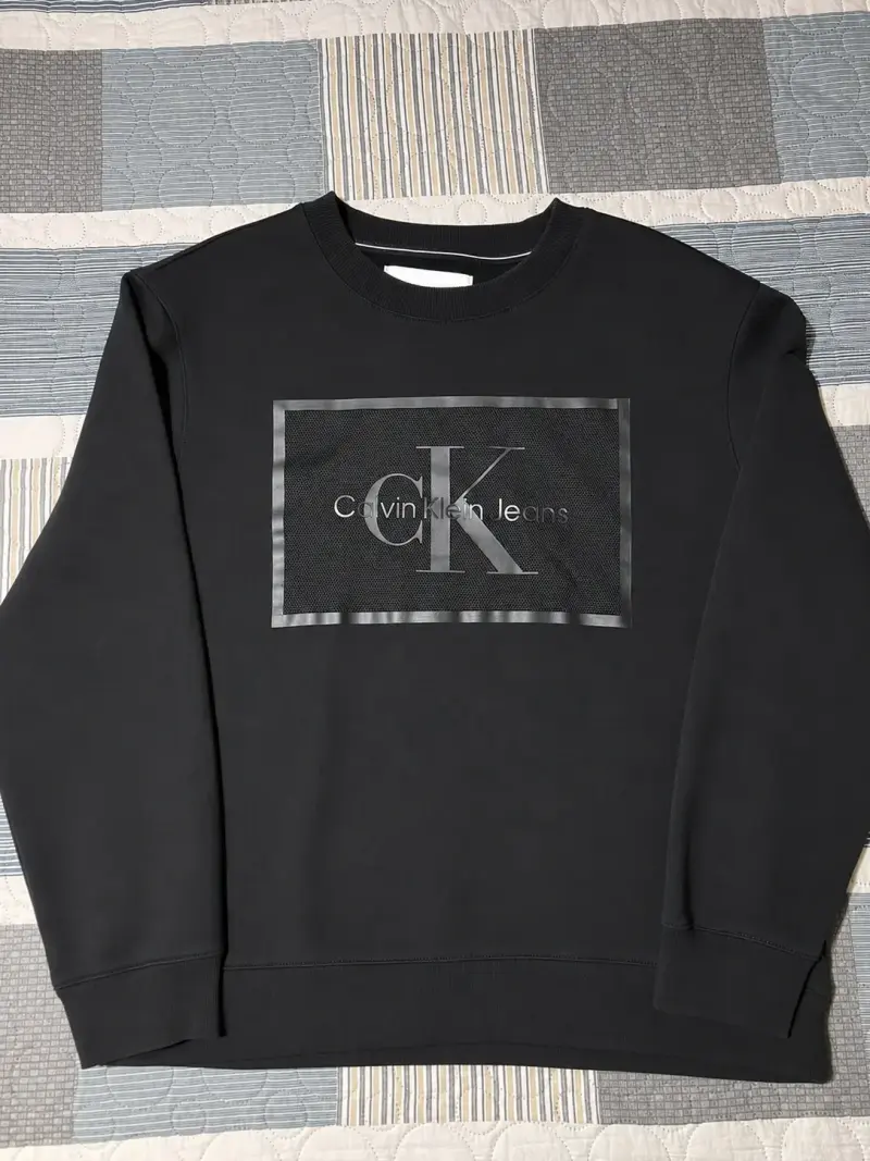 Polerón negro Calvin Klein Jeans con logo