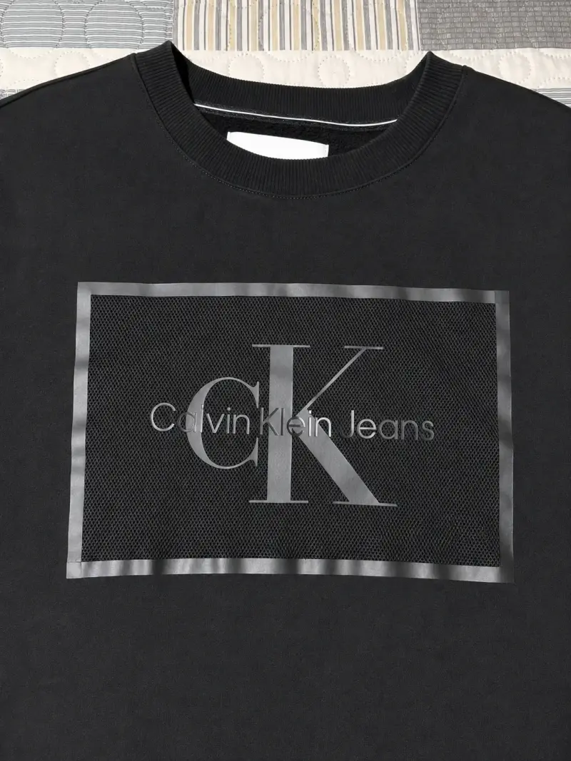 Polerón negro Calvin Klein Jeans con logo - 2