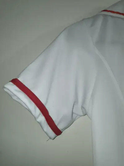 Disfraz de Enfermera Blanco con Detalles Rojos - miniatura 3