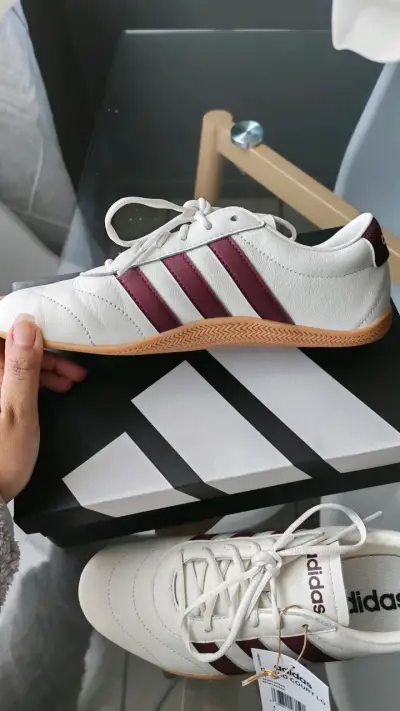 Zapatillas Adidas Mujer talla 38.5 - miniatura 1