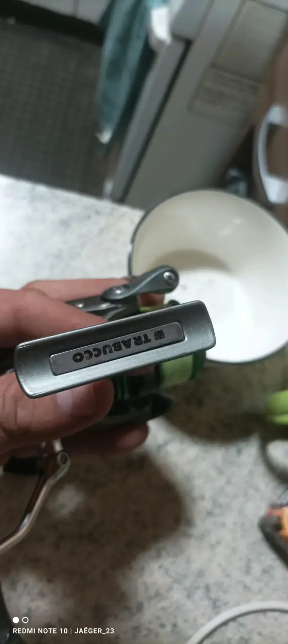 Carrete de Pesca Brave Lite 1000 con Línea Verde - 3