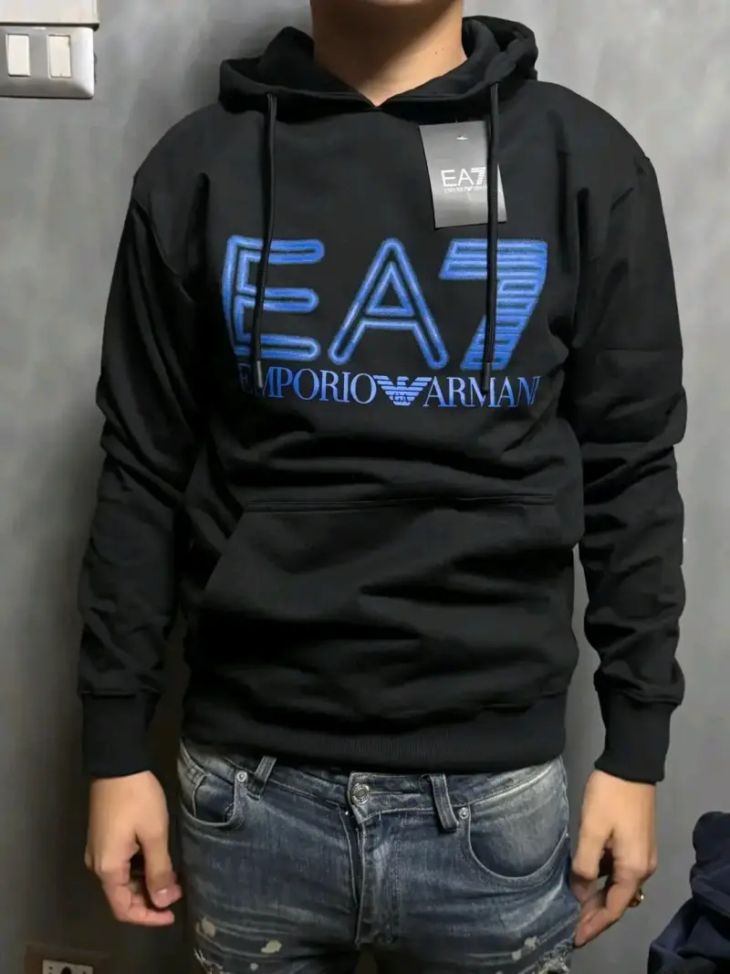 Polerón negro EA7 Emporio Armani para hombre