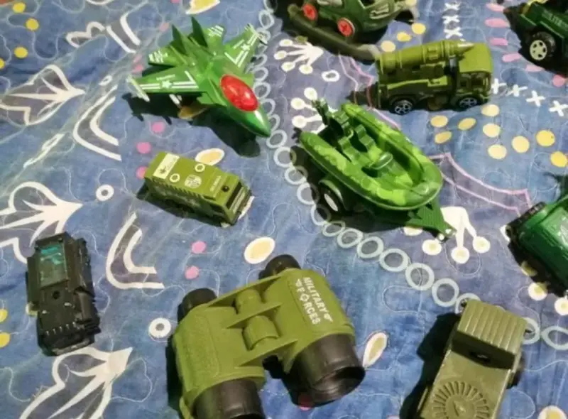 Set de vehículos militares de juguete en miniatura - 3