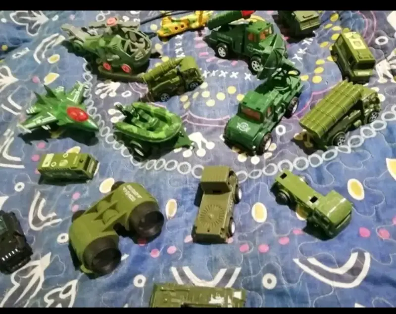 Set de vehículos militares de juguete en miniatura - 5
