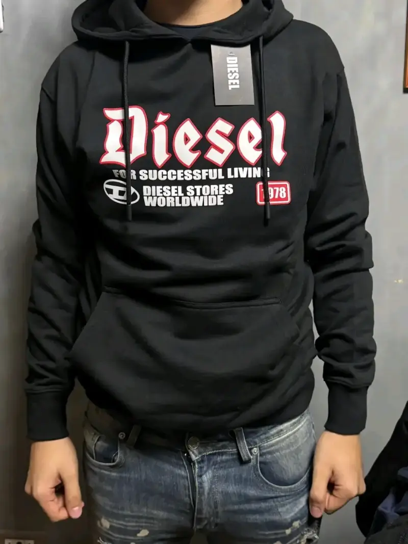 Polerón negro Diesel con capucha y logo