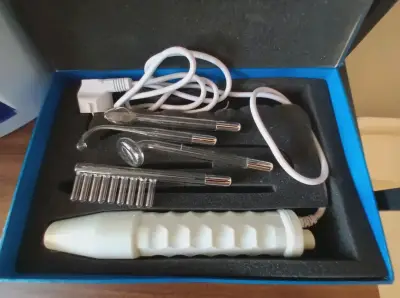 Equipo de Belleza Multifuncional con Máscara y Accesorios - miniatura 1