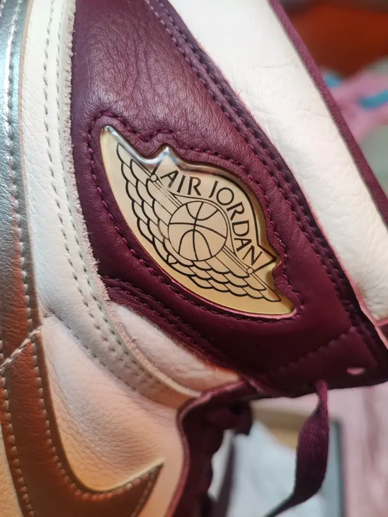 Zapatillas Air Jordan 1 Retro High OG Bordeaux - 1