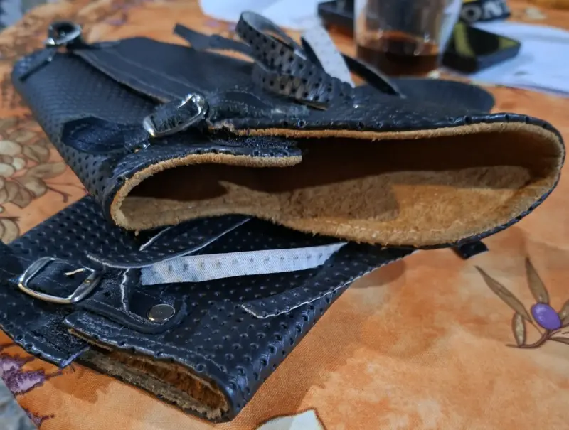 Zapatos escolares negros para niña con hebilla - 3