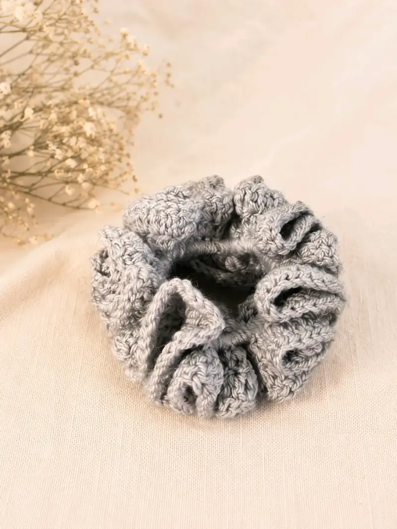 Scrunchies tejidos a crochet en varios colores - 3