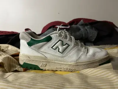 Zapatillas New Balance 550 blancas y verdes - miniatura 1