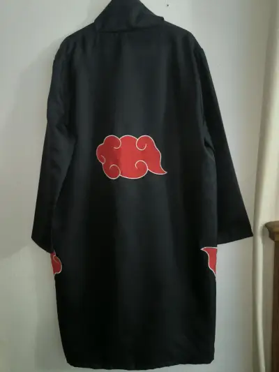 Capa Akatsuki de Naruto con Nubes Rojas Talla S - miniatura 3