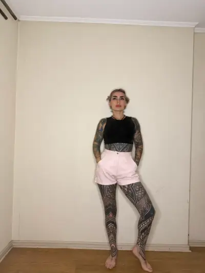 Shorts de mujer color rosa claro - miniatura 1