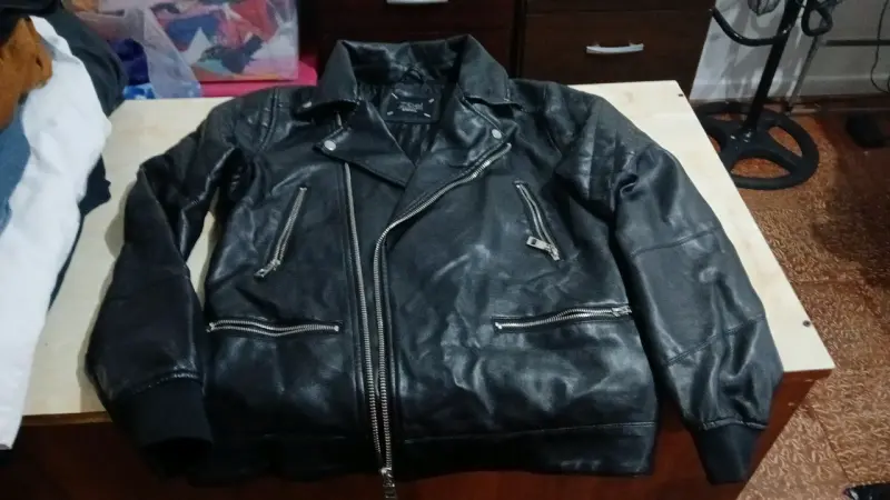 Chaqueta de cuero negra estilo motociclista - 1
