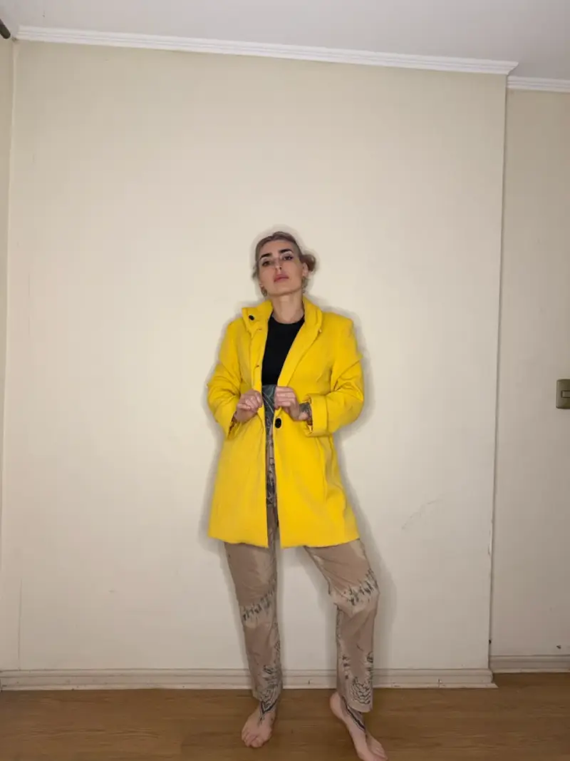Abrigo amarillo - 1
