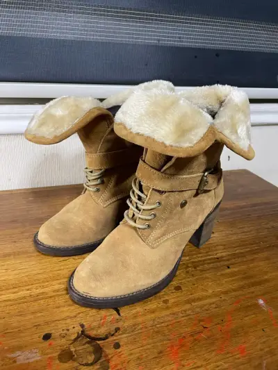 Botines de gamuza con forro de lana para mujer - miniatura 1