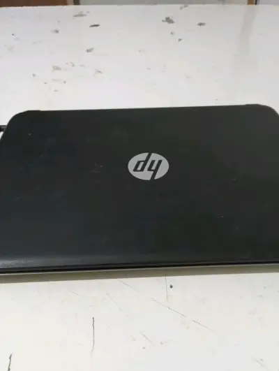 Notebook HP Intel Core i3 4GB RAM 500GB HDD - miniatura 1
