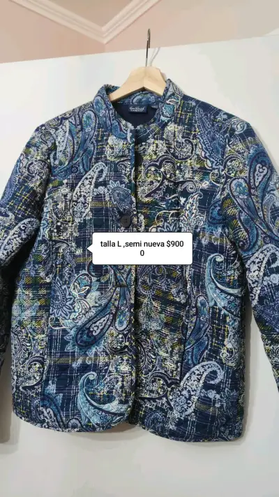 Chaqueta estampada azul talla L semi nueva - miniatura 1