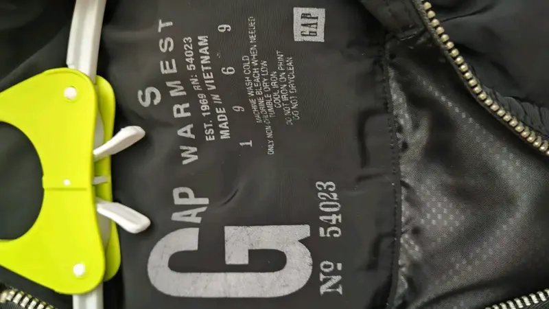 Chaleco sin mangas negro Gap Warmest - 2