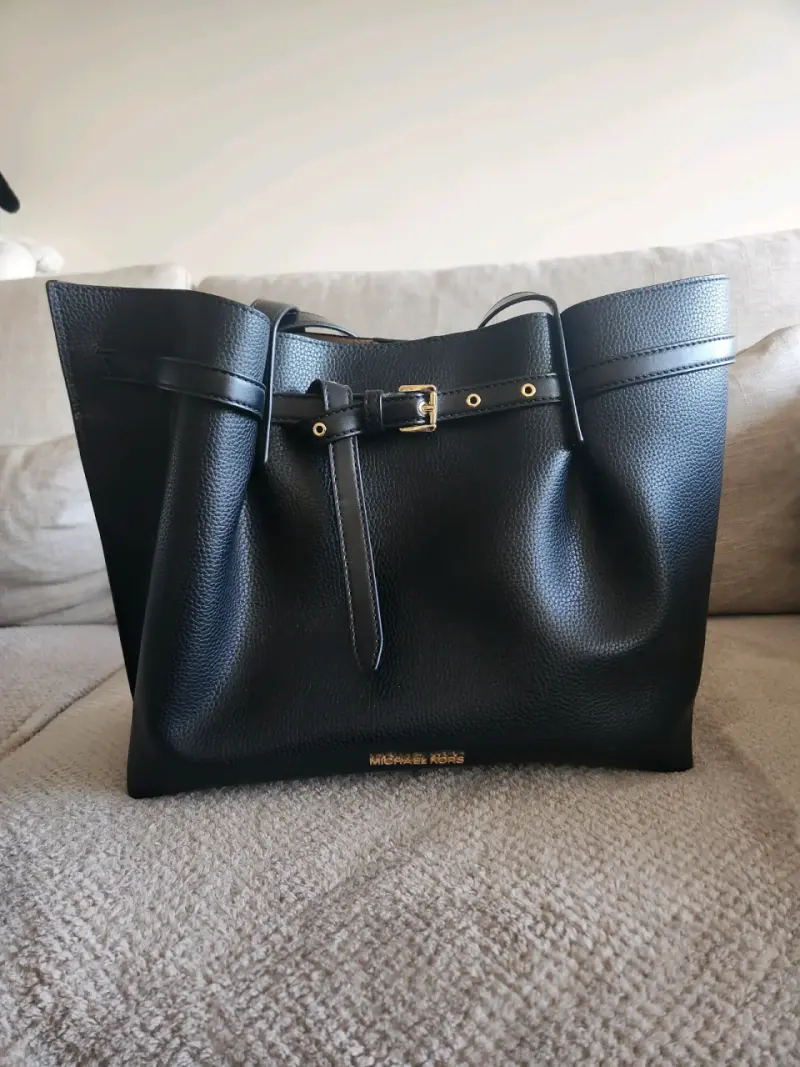 Bolso de cuero negro Michael Kors elegante - 1