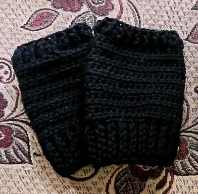 Set de mitones tejidos a crochet en varios colores - miniatura 1