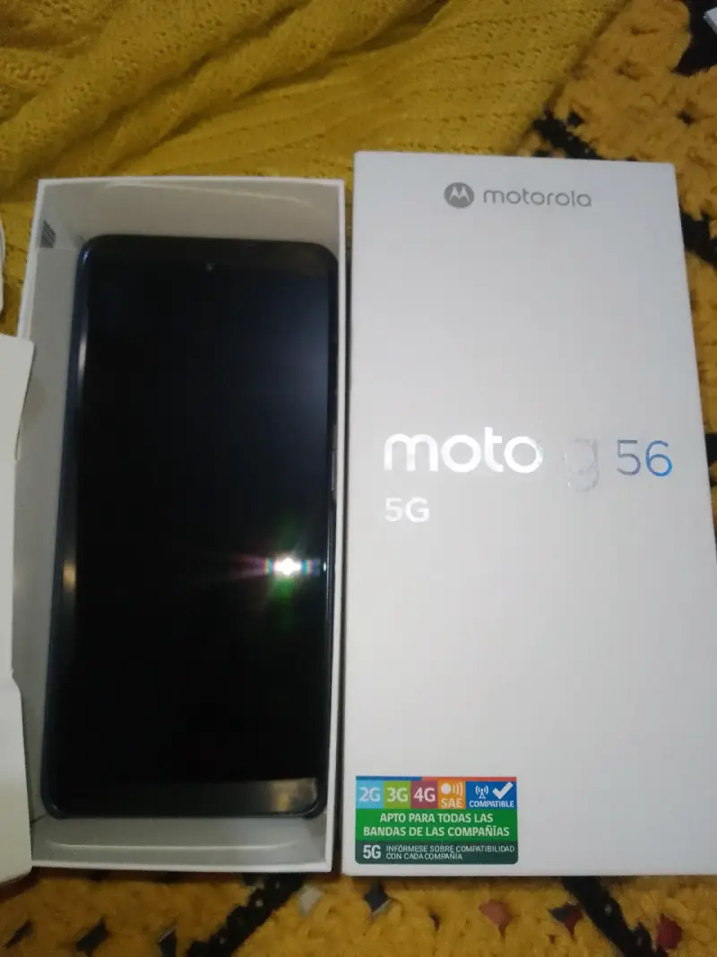Smartphone Motorola Moto G56 5G en caja