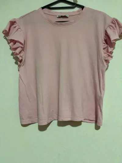 Polera de mujer con volantes en mangas - miniatura 1