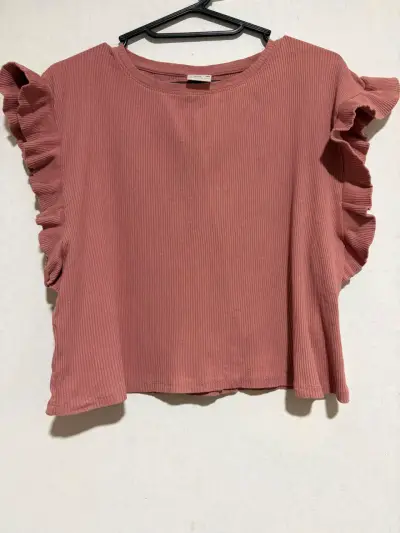 Polera de mujer con volantes en mangas - miniatura 2
