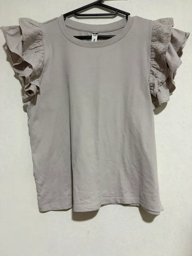 Polera de mujer con volantes en mangas - 4