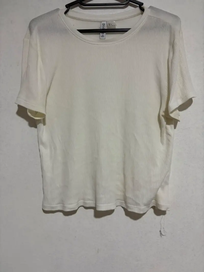 Polera blanca de algodón para mujer