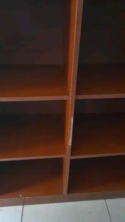 Estantería grande de madera con 8 compartimentos - miniatura 3