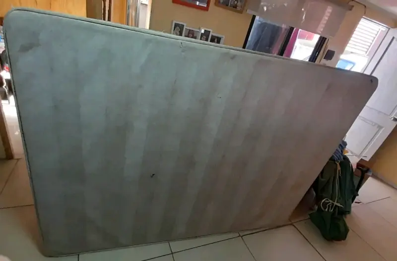 Colchón de dos plazas con base de madera - 3