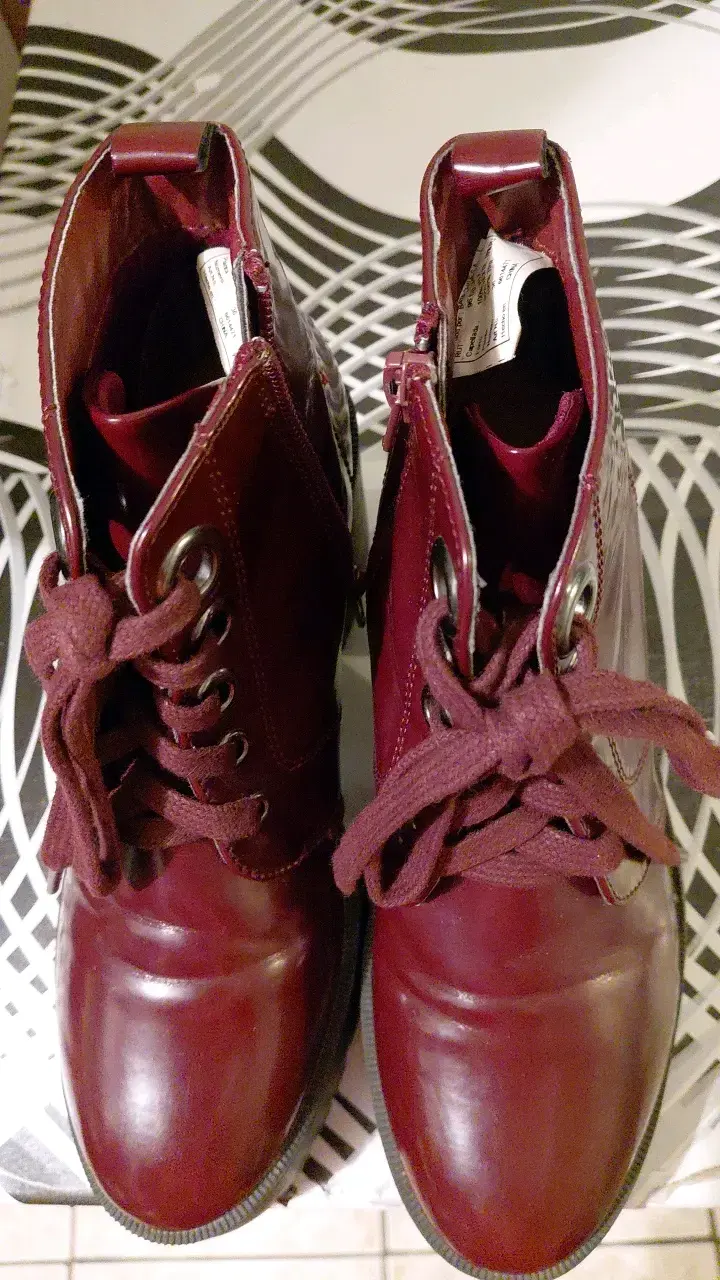 Botines de cuero burdeos con cordones 36