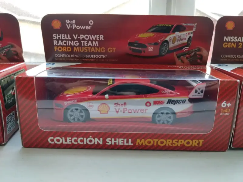 Auto a escala shell con control remoto Bluetooth - 5