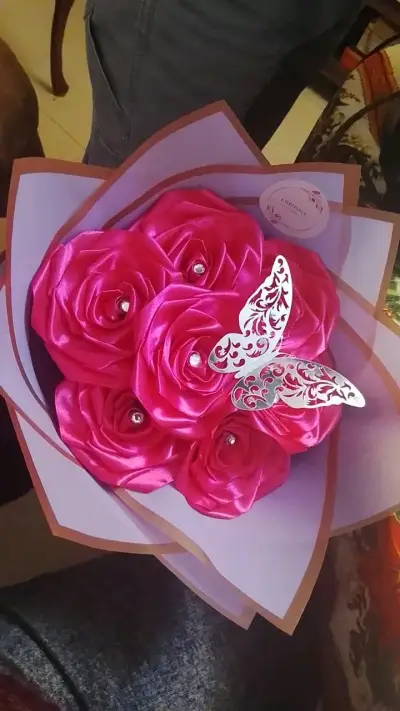 Ramo de rosas eternas y otros arreglos - miniatura 3