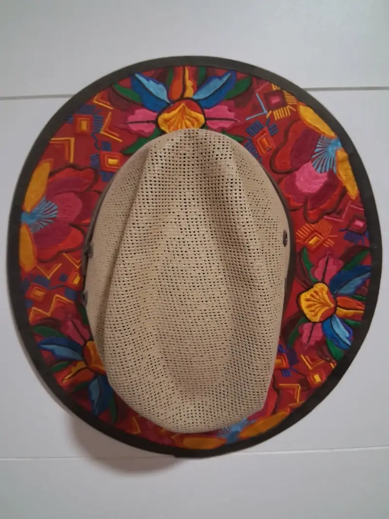 Sombrero artesanal con bordado colorido - 2